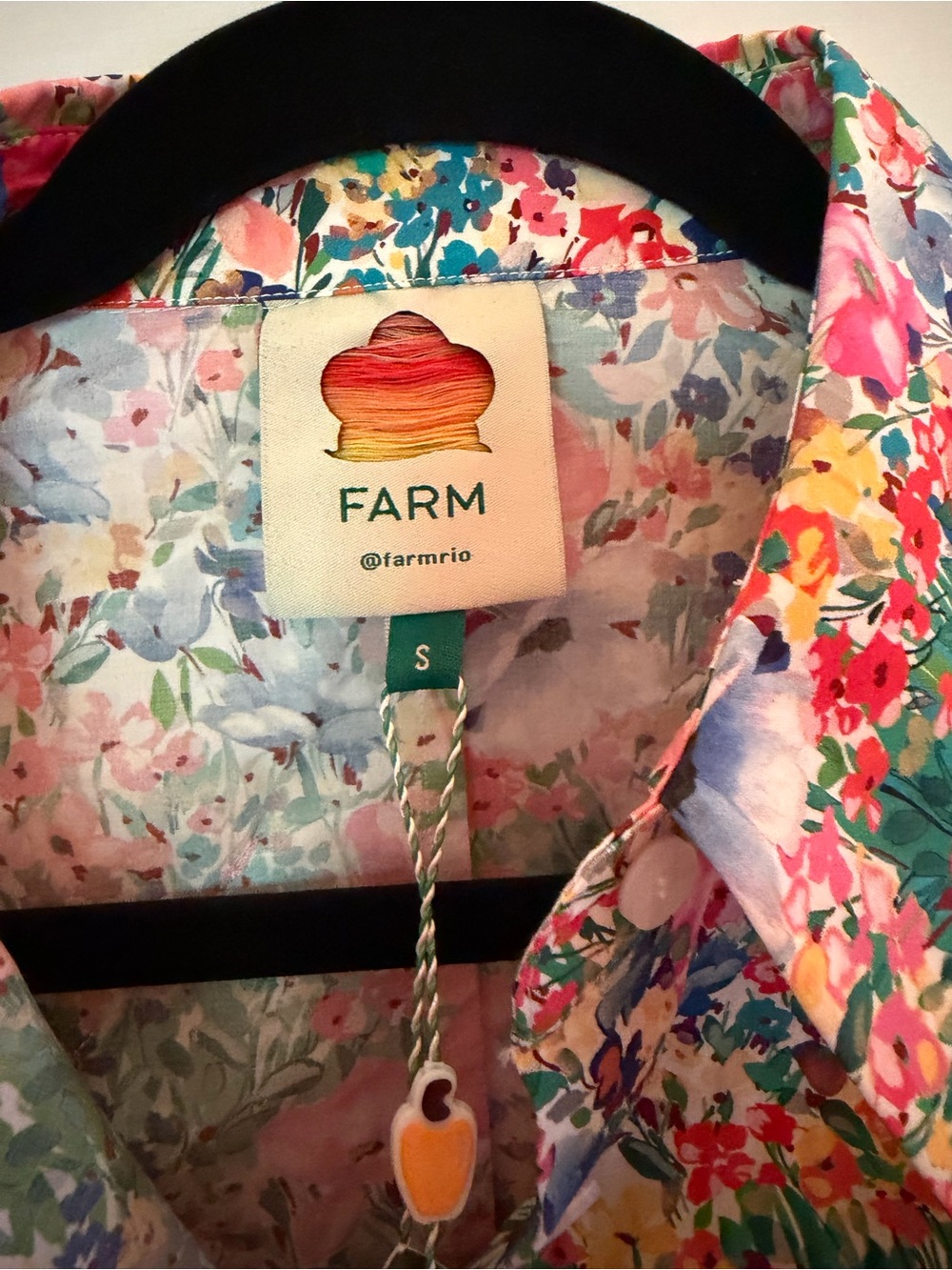 Farm Rio Peasant Floral Blouse. Made from cotton poplin with 3D butterflies - Picture 6 of 7
